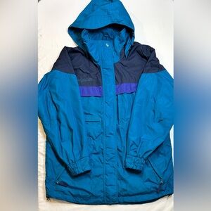 Columbia Large Women’s 90s vintage teal/navy jacket with purple stripe.